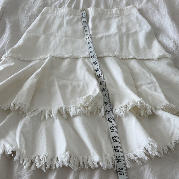 JOA WHITE FRAYED DENIM SKIRT - Picture 9 of 9